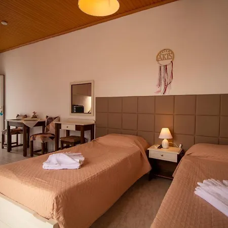 Akis & With Pool By Hotelius Daire