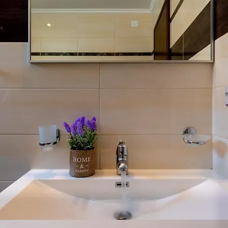 Daire Akis & With Pool By Hotelius *