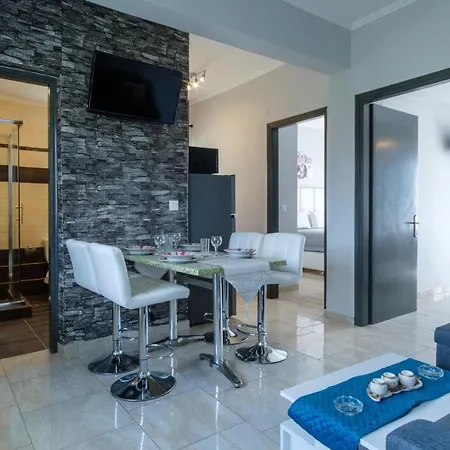 Akis & With Pool By Hotelius Apartamento Agios Georgios Pagon