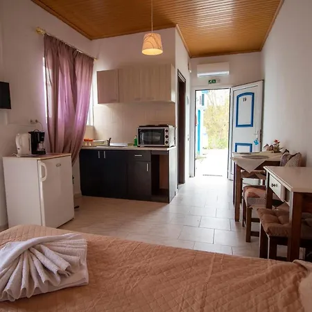 Appartement Akis & With Pool By Hotelius Agios Georgios Pagon