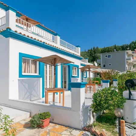 Akis & With Pool By Hotelius